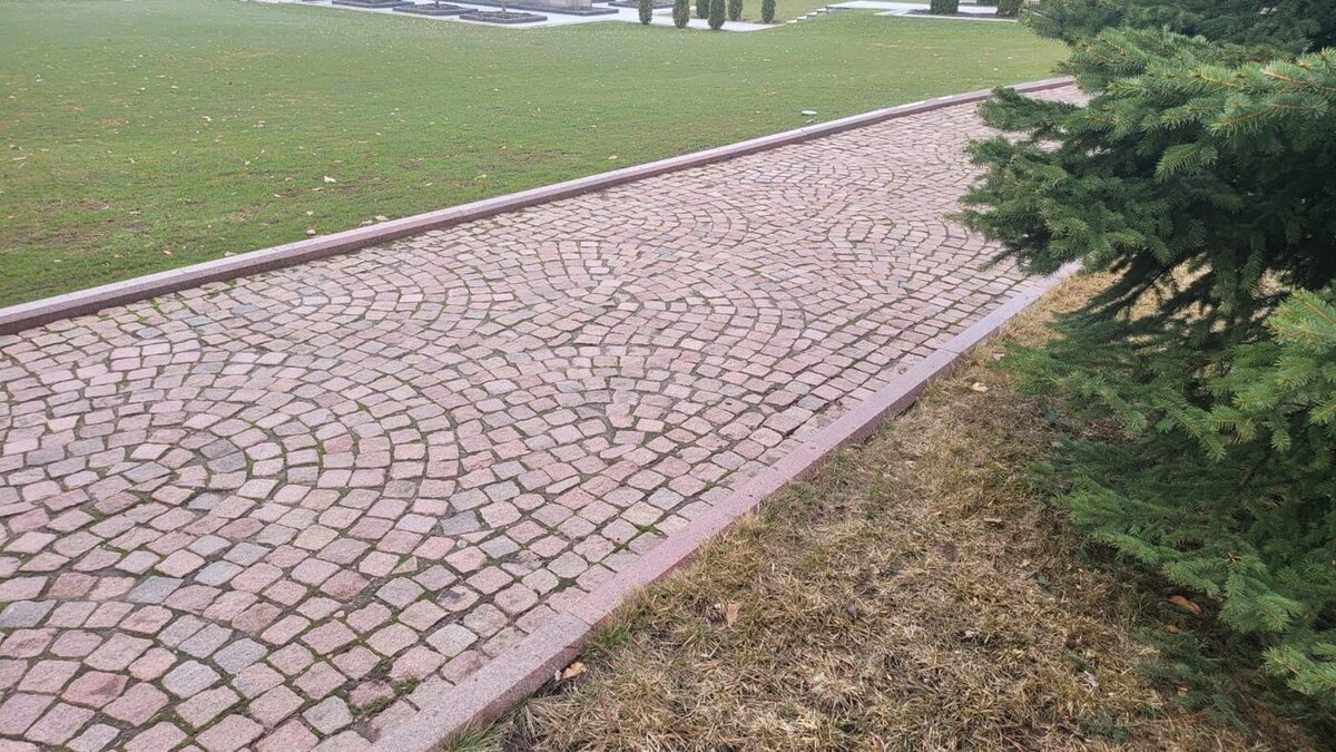 Мощение и благоустройство